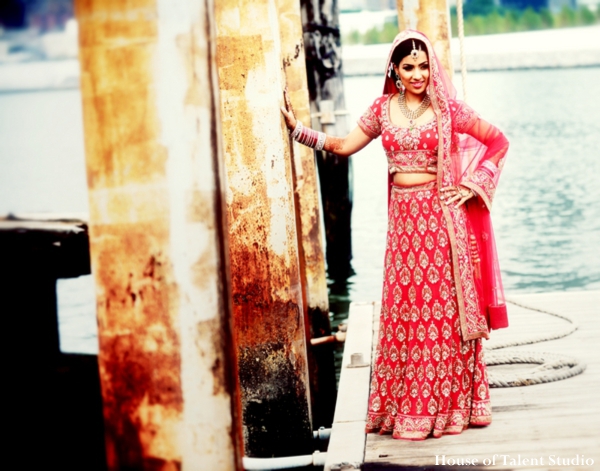 indian-wedding-bridal-lengha-portrait-red,Portraits