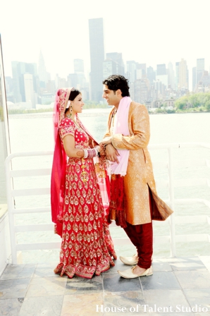 indian-wedding-couple-bride-groom-portrait-red,Portraits