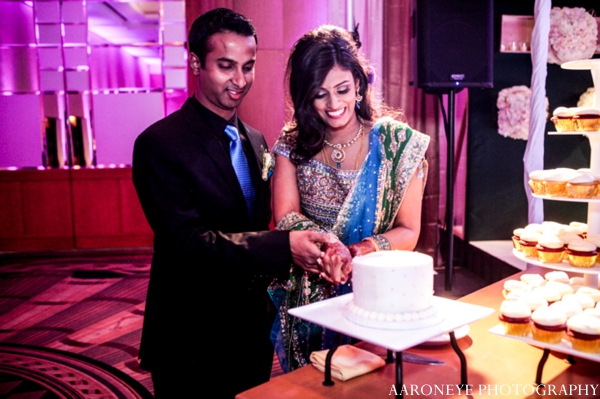 indian wedding bride groom cake cutting reception