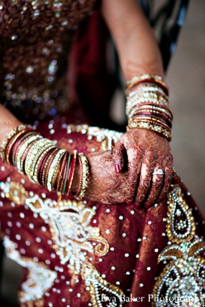 indian-wedding-bride-portrait-detail-mehndi-bangles