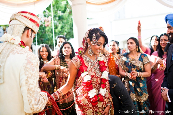 indian wedding ceremony bride groom jai mala