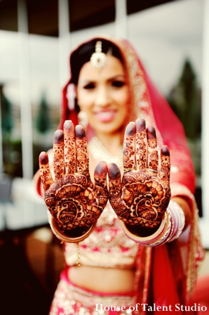 indian-wedding-ceremony-bridal-henna-lengha