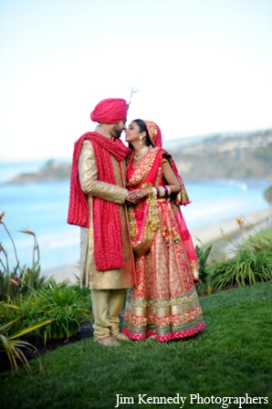 indian-wedding-bride-groom-colorful-outdoor-portrait