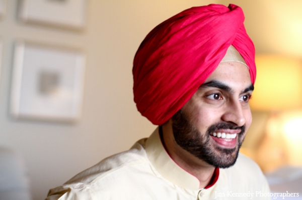 indian-wedding-groom-before-ceremony-red-turban