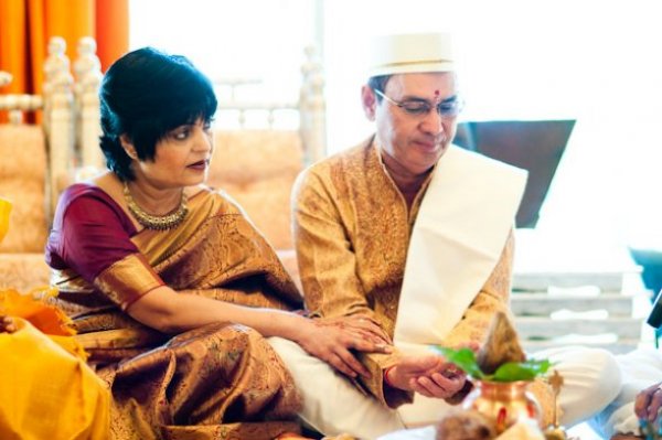 Indian-wedding-mumbai-yellow sari-hindu-ceremony