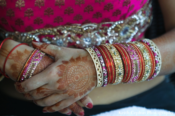 indian-wedding-bride-close-up-bangles