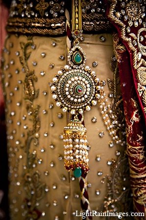 indian wedding bride fashion clothing