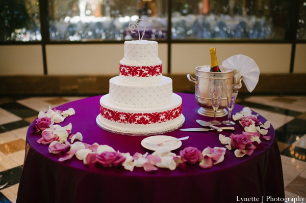 indian-wedding-reception-white-cake