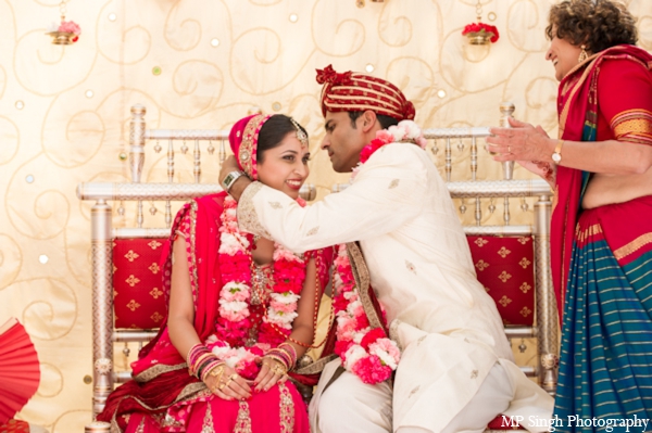 indian-wedding-ceremony-bride-groom-jai-mala