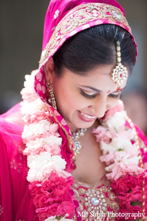 indian-wedding-lengha-tikka-jai-mala
