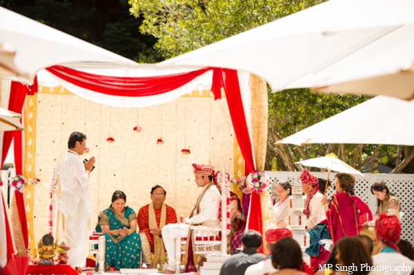 indian-wedding-mandap-ceremony-outdoors-tradtional