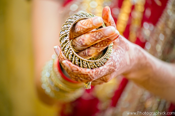 indian-wedding-bride-bangles-henna-getting-ready