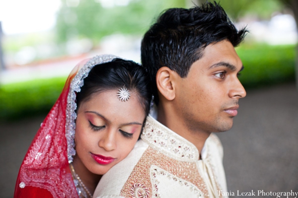 indian-wedding-portrait-bride-groom-lengha-sherwani
