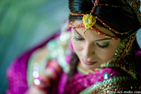 indian-wedding-bride-gaye-holud-tradtional-colorful