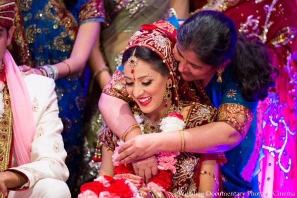 indian-wedding-ceremony-bride-family-customs