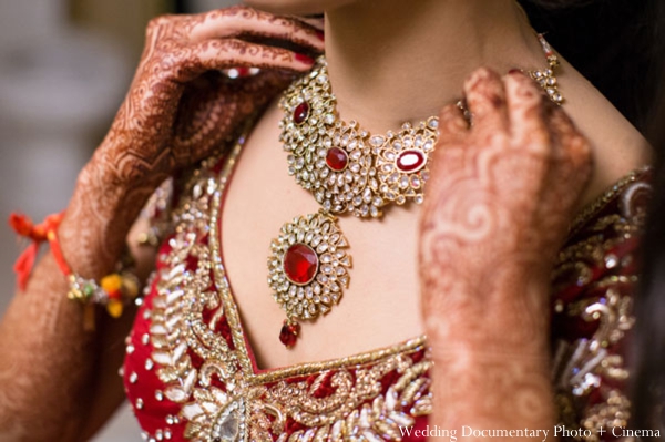 indian-wedding-getting-ready-bride-necklace