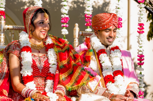 indian-wedding-ceremony-bride-groom-jai-mala