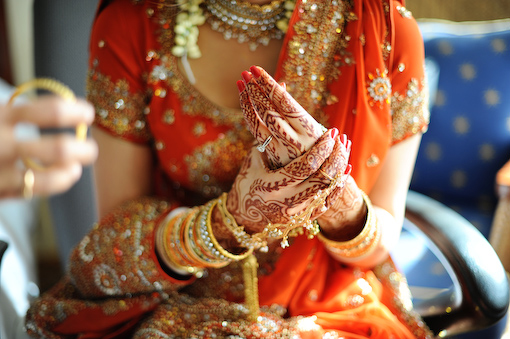 Indian bride at indian wedding, mehdni hands