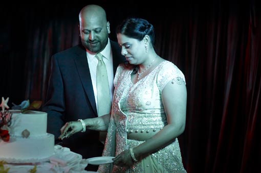 Destination cruise indian wedding, indian bride and groom, indian wedding cake