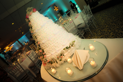 Indian wedding, indian wedding cake white