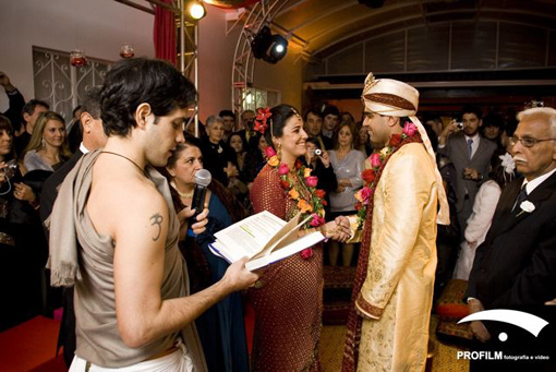 Indian wedding jai mala 2