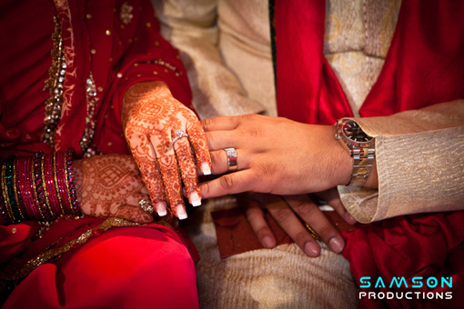 Indian-wedding-red-sari-paisley-20