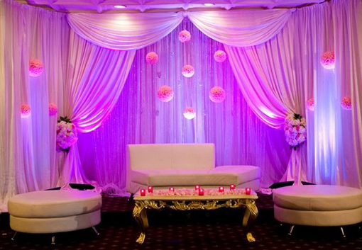 Indian-wedding-reception-pink-kissing-balls-white-stage-3