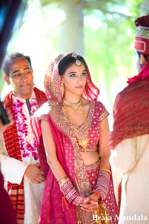 indian-wedding-bride-mandap-ceremony