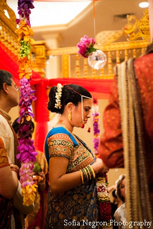 Indian bride wears south indian wedding sari